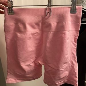 Aurola Scrunch Shorts